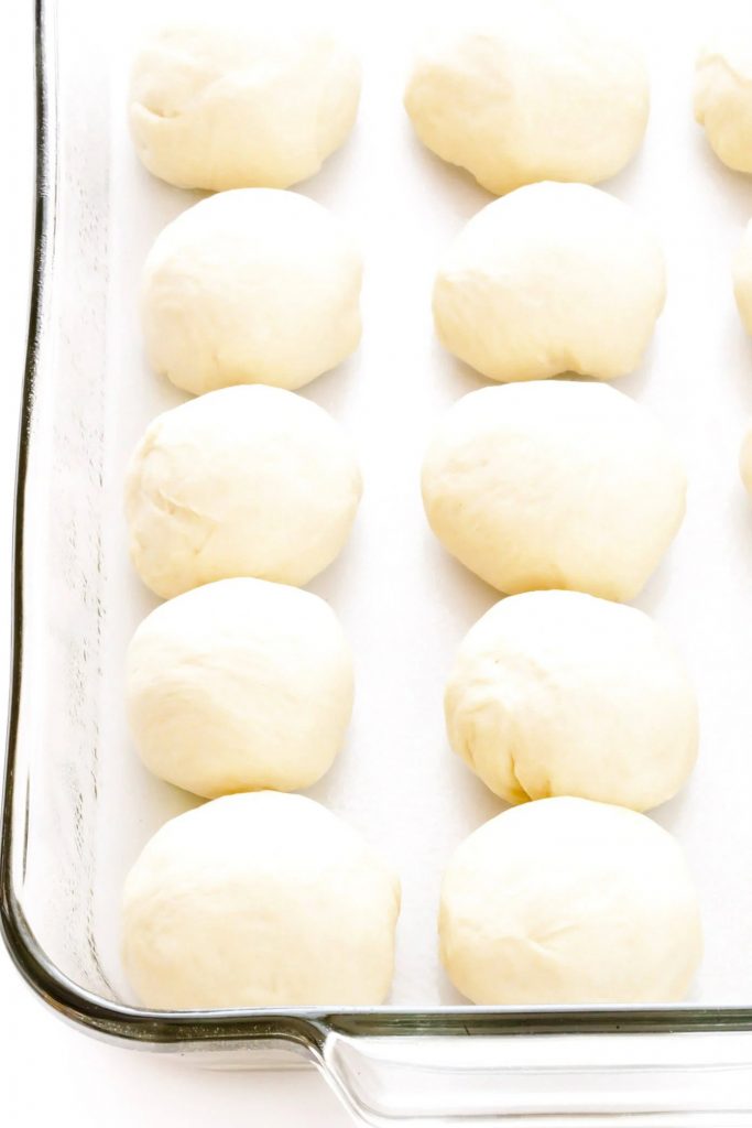 1-Hour Soft and Buttery Dinner Rolls
