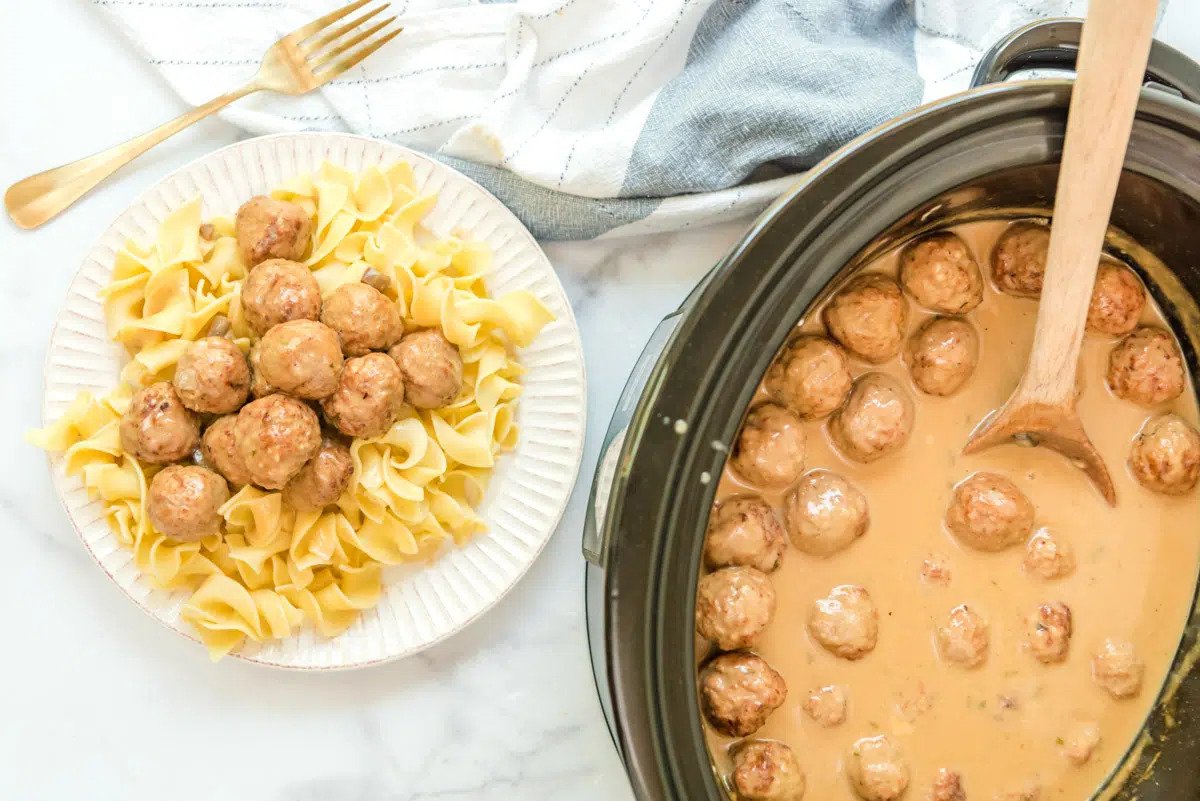 Slow Cooker Swedish Meatballs