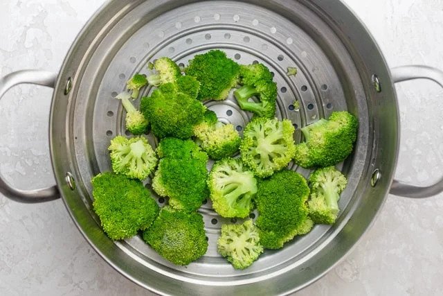 Grilled Chicken Broccoli Wraps
