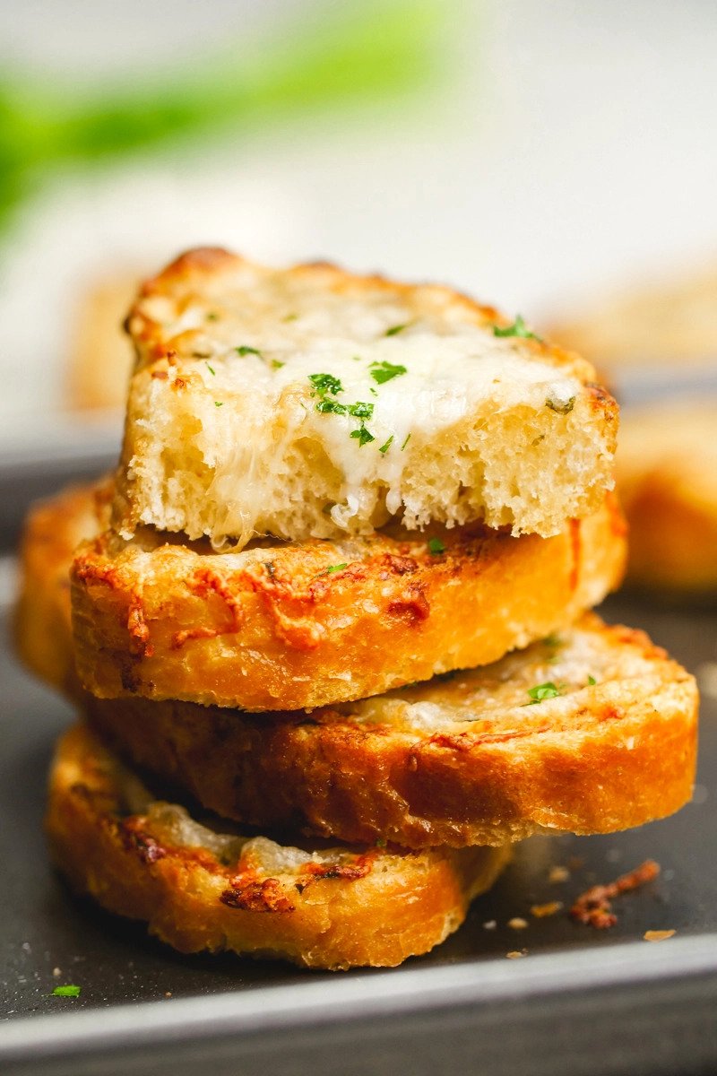 World’s Best Cheesy Garlic Bread Recipe